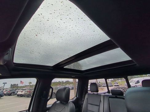 Used 2018 Ford F150 Raptor w/ Equipment Group 802A Luxury image 22