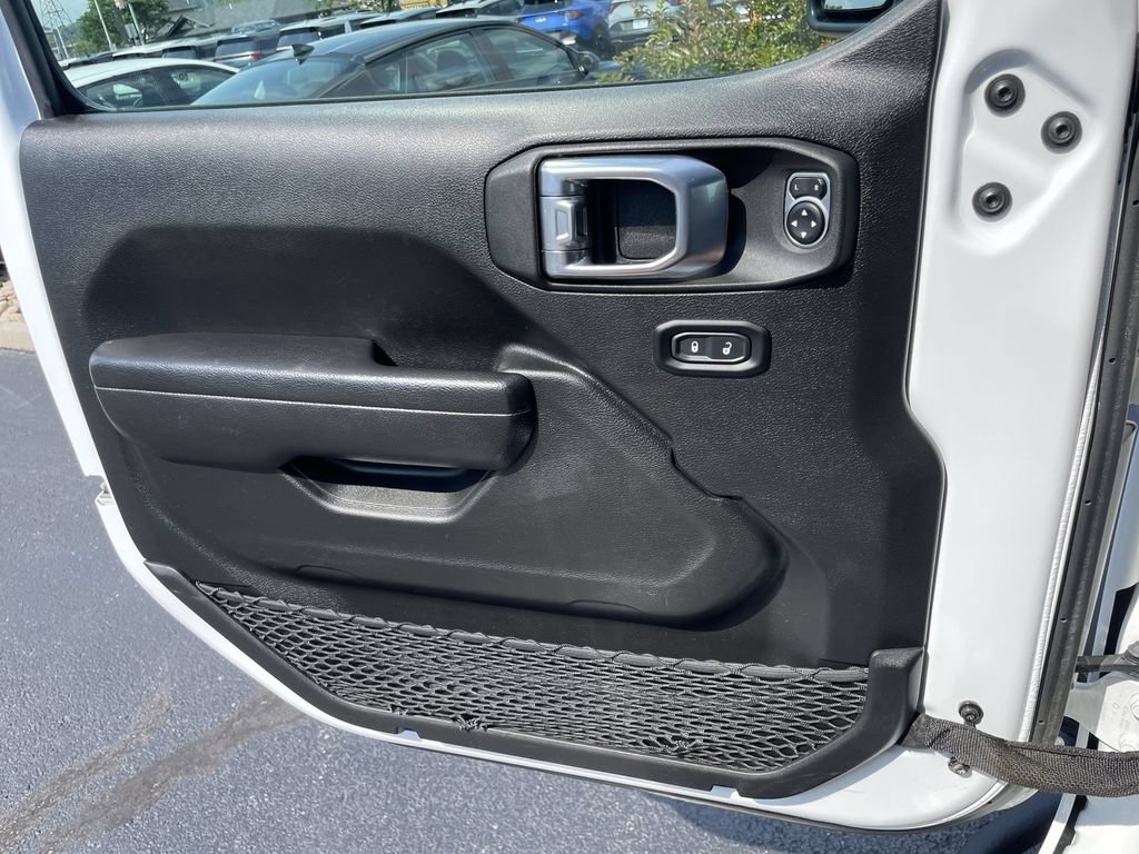 Used 2023 Jeep Wrangler Unlimited Rubicon AWD/4WD image 19