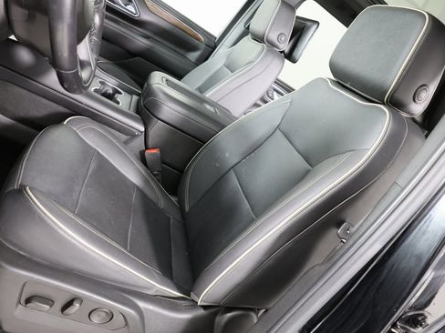 Used 2023 Chevrolet Suburban Premier w/ Advanced Technology Package image 10