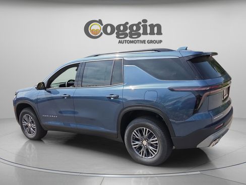 New 2026 Chevrolet Traverse LT w/ Driver Confidence Package FWD image 3