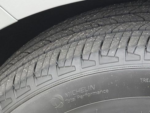 Used 2024 Chevrolet Equinox LT w/ LPO, Floor Liner Package image 28