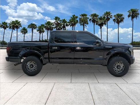 Used 2017 Ford F150 Platinum w/ Equipment Group 701A Luxury AWD/4WD image 9