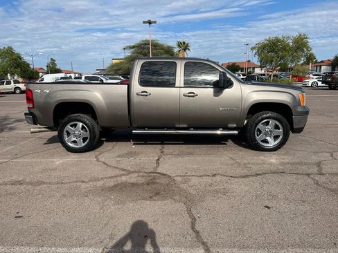 Used 2014 GMC Sierra 2500 SLT w/ SLT Convenience Package image 10