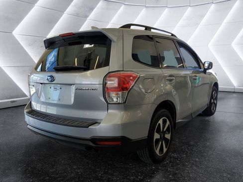 Used 2018 Subaru Forester 2.5i Premium AWD/4WD image 4