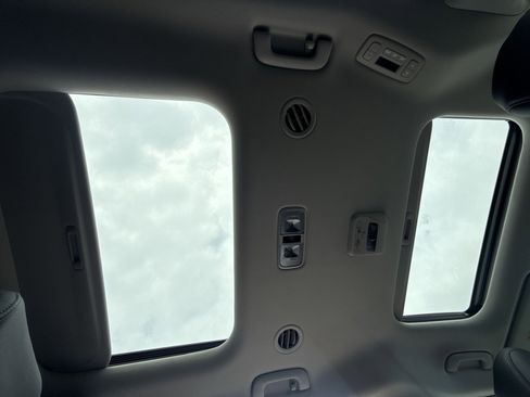 New 2026 Kia Carnival SX FWD image 39