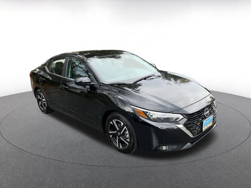 Used 2025 Nissan Sentra SV image 1