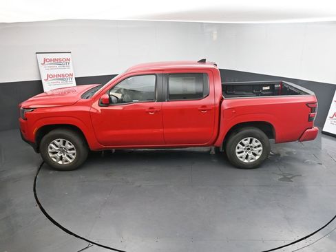 Used 2023 Nissan Frontier SV image 25
