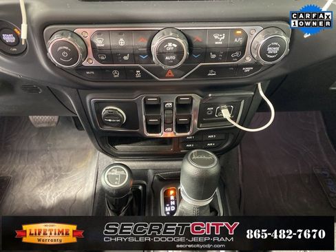 Used 2021 Jeep Gladiator Willys image 23