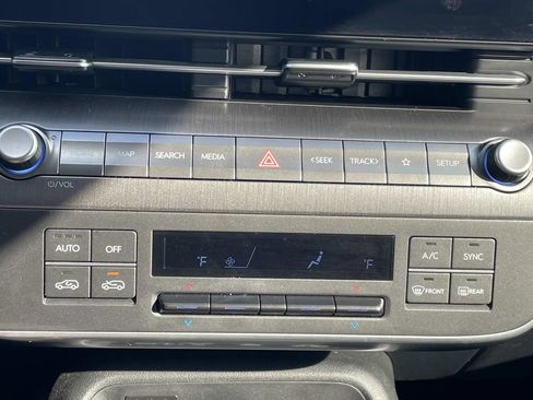 Used 2024 Hyundai Kona SEL image 19