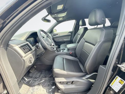 Used 2023 Volkswagen Atlas Cross Sport SE image 13