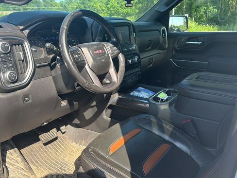Used 2020 GMC Sierra 1500 AT4 w/ AT4 Premium Package AWD/4WD image 11