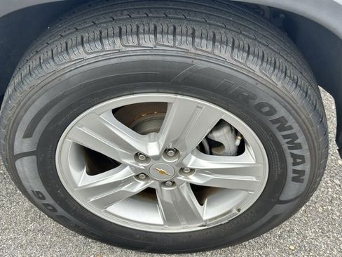 Used 2021 Chevrolet Trax LS w/ Tint and Cruise Package image 21