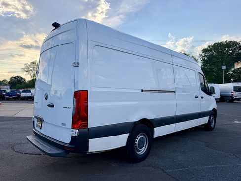 Used 2021 Mercedes-Benz Sprinter 2500 image 5