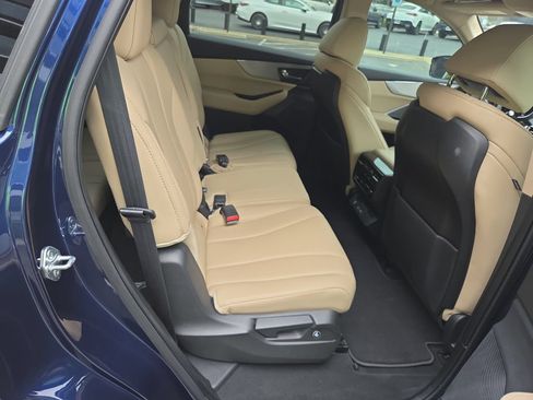 Used 2024 Acura MDX FWD image 16