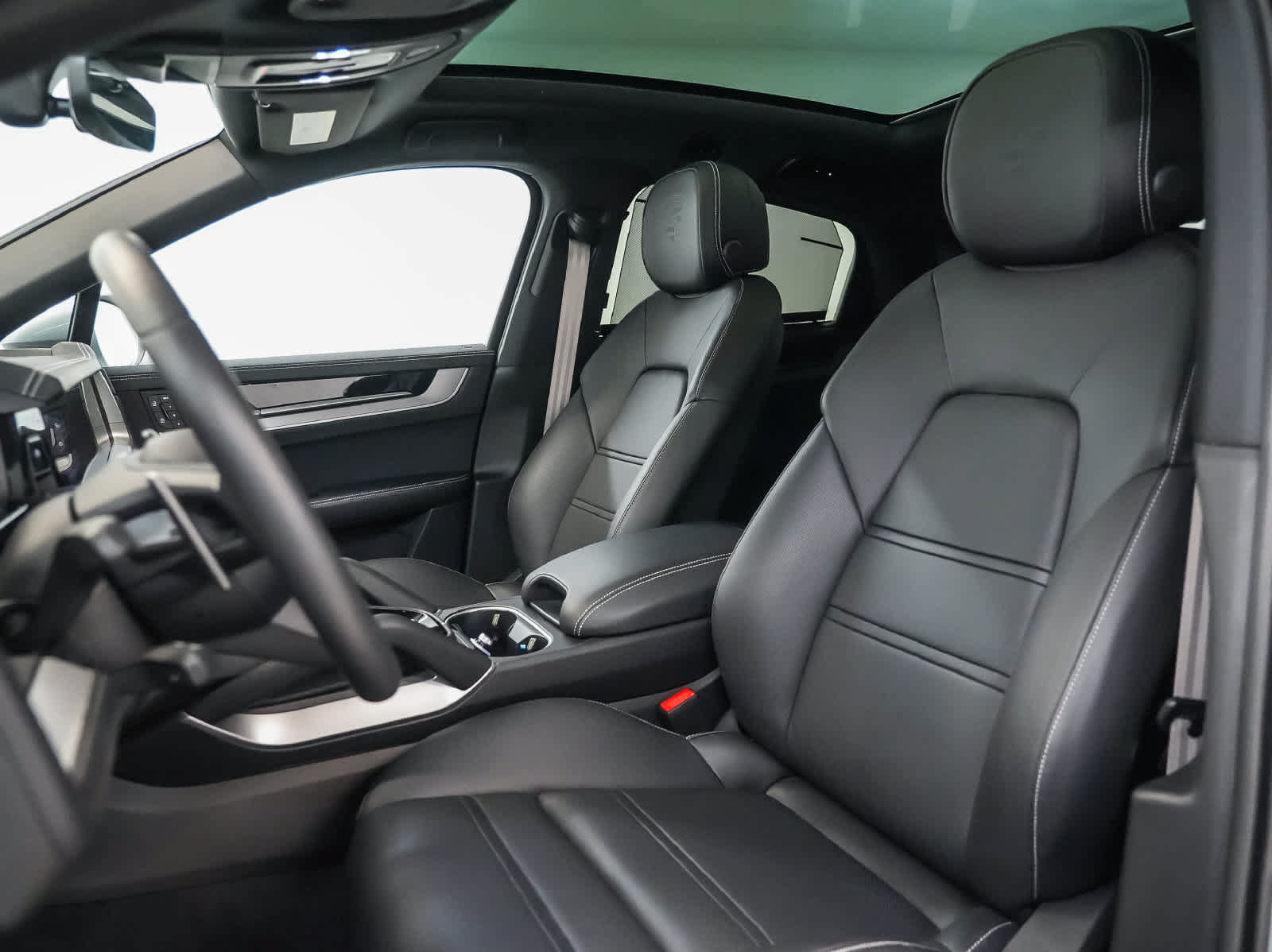 Certified 2026 Porsche Cayenne S AWD/4WD image 5