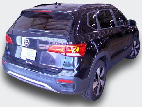 Used 2024 Volkswagen Taos S AWD/4WD image 3
