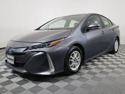 Used 2021 Toyota Prius Prime XLE w/ Carpet Mat Package (TMS) FWD image 5