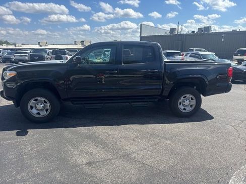 Used 2022 Toyota Tacoma SR w/ SR Convenience Package image 4