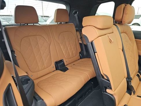 Used 2026 BMW X7 xDrive40i image 19