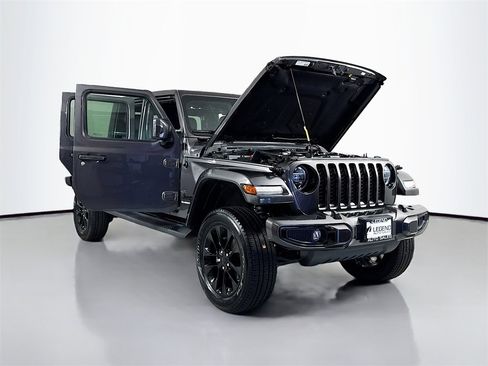 Used 2021 Jeep Gladiator Overland image 25