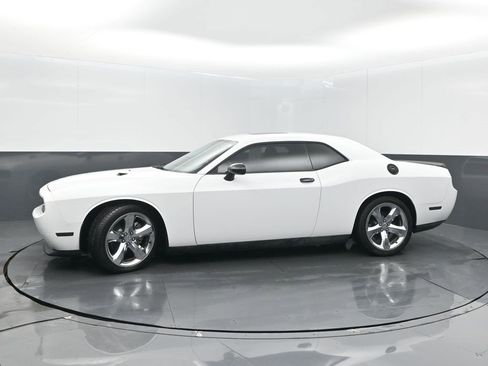 Used 2012 Dodge Challenger R/T image 4