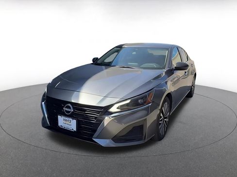 Used 2025 Nissan Altima 2.5 SV image 7