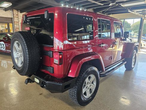 Used 2012 Jeep Wrangler Unlimited Rubicon w/ Connectivity Group image 7