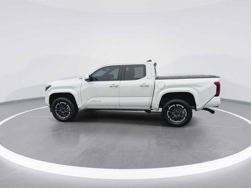 Certified 2025 Toyota Tacoma SR5 image 5