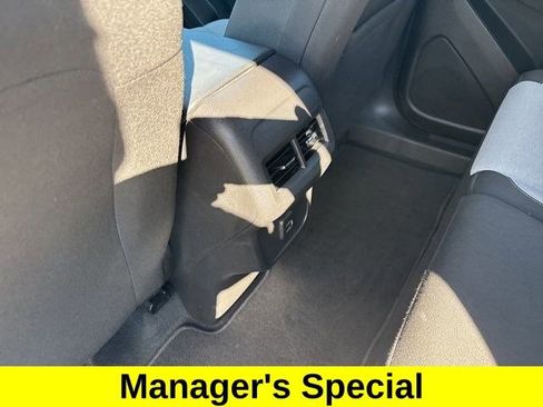 Used 2023 Chevrolet Equinox LT FWD image 31