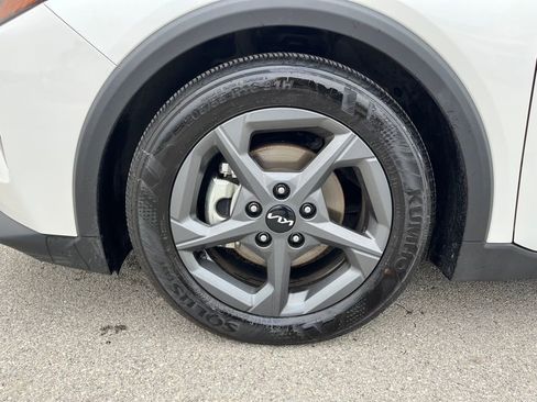 Used 2025 Kia K4 LXS image 8