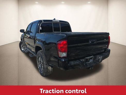 Used 2016 Toyota Tacoma TRD Off-Road w/ Premium & Technology Package image 6