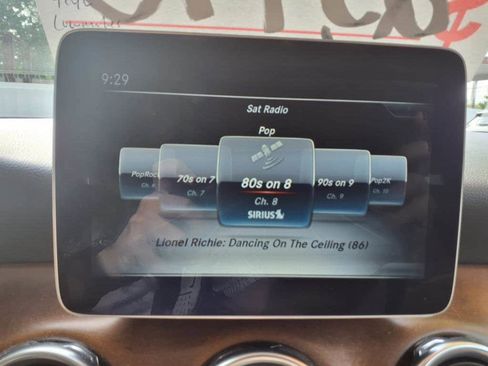 Used 2019 Mercedes-Benz GLA 250 4MATIC image 23