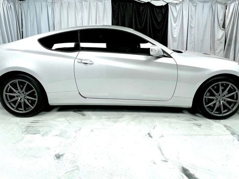 Used 2015 Hyundai Genesis 3.8 image 11