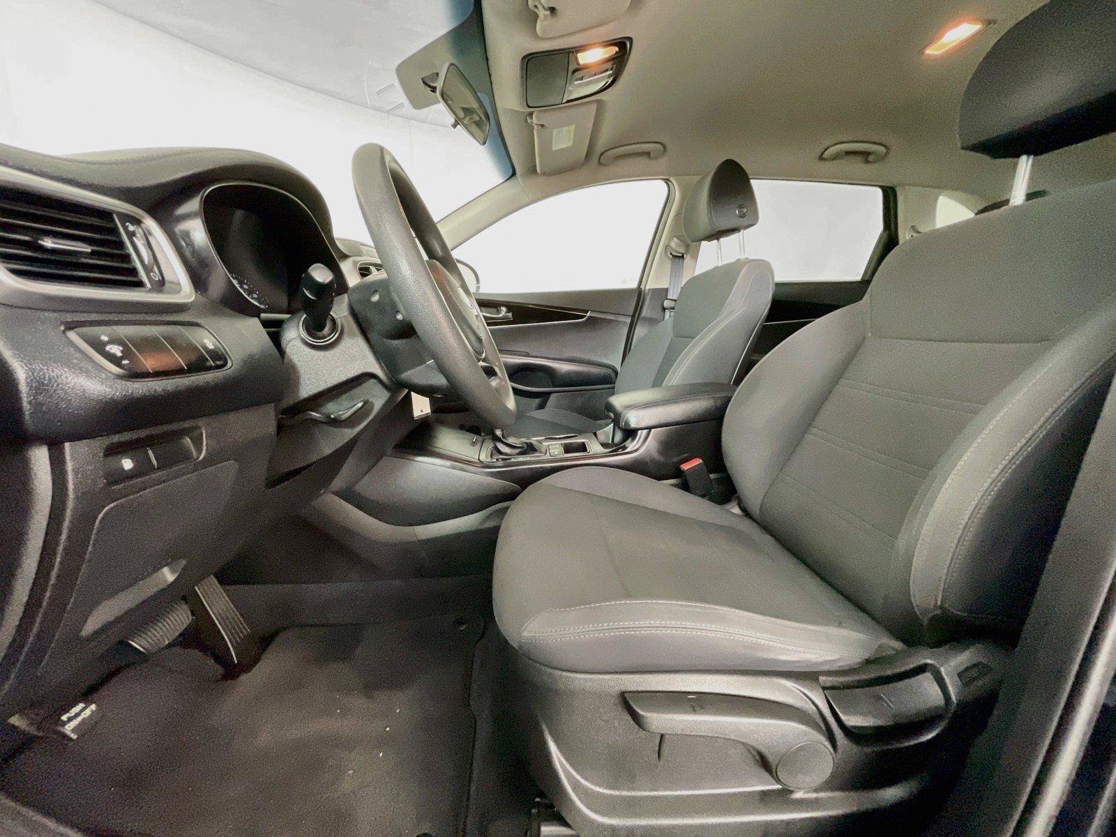 Used 2019 Kia Sorento L FWD image 23