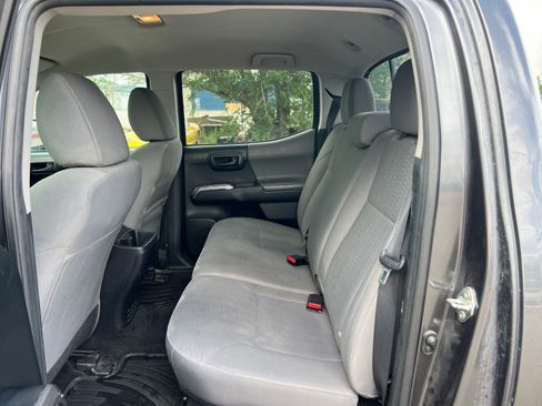 Used 2017 Toyota Tacoma SR5 w/ Tow Package AWD/4WD image 29