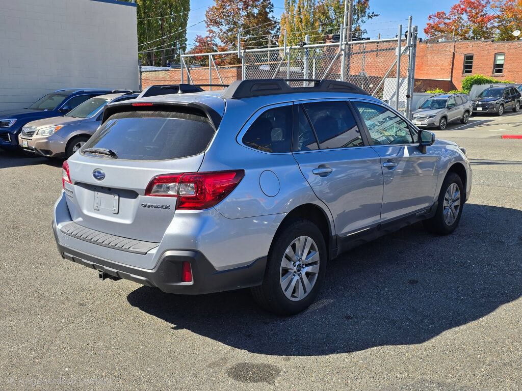 Used 2019 Subaru Outback 2.5i Premium AWD/4WD image 5