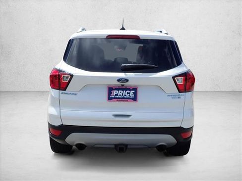 Used 2019 Ford Escape Titanium AWD/4WD image 3