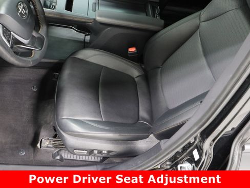 Used 2024 Toyota Sienna XLE Woodland Edition image 15