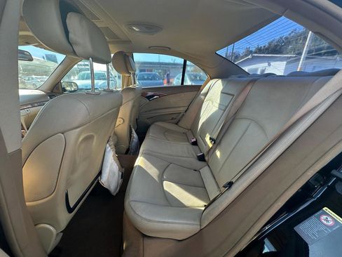 Used 2009 Mercedes-Benz E 350 Sedan w/ Premium 1 Pkg image 8