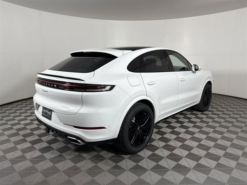 New 2025 Porsche Cayenne Coupe image 7