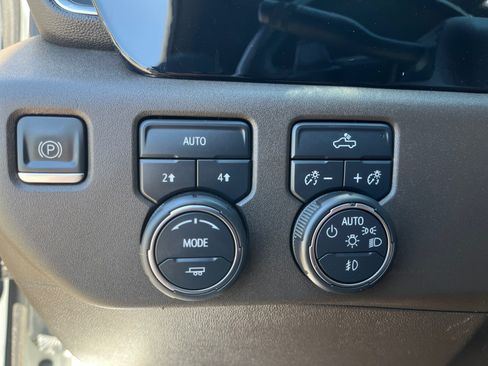 Used 2022 Chevrolet Silverado 1500 RST w/ Convenience Package II AWD/4WD image 12