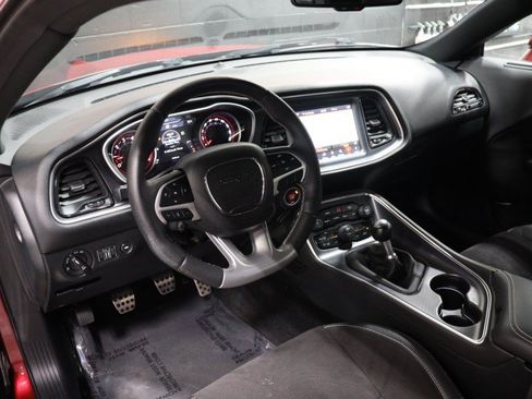 Used 2018 Dodge Challenger SRT w/ Technology Group RWD image 39