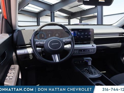Used 2025 Hyundai Kona SEL FWD image 15