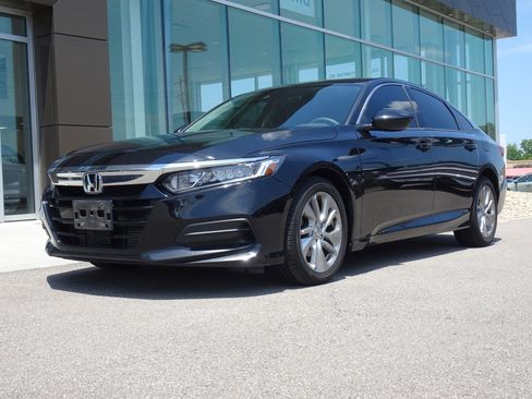 Used 2019 Honda Accord LX image 1