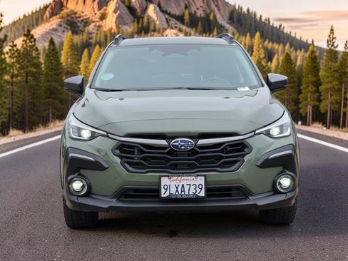 Certified 2024 Subaru Crosstrek 2.5i Limited w/ Crosstrek Mirror Package AWD/4WD image 3