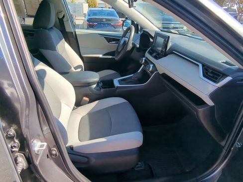 Used 2022 Toyota RAV4 XLE image 43