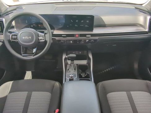 Used 2025 Kia Sorento LX FWD image 13