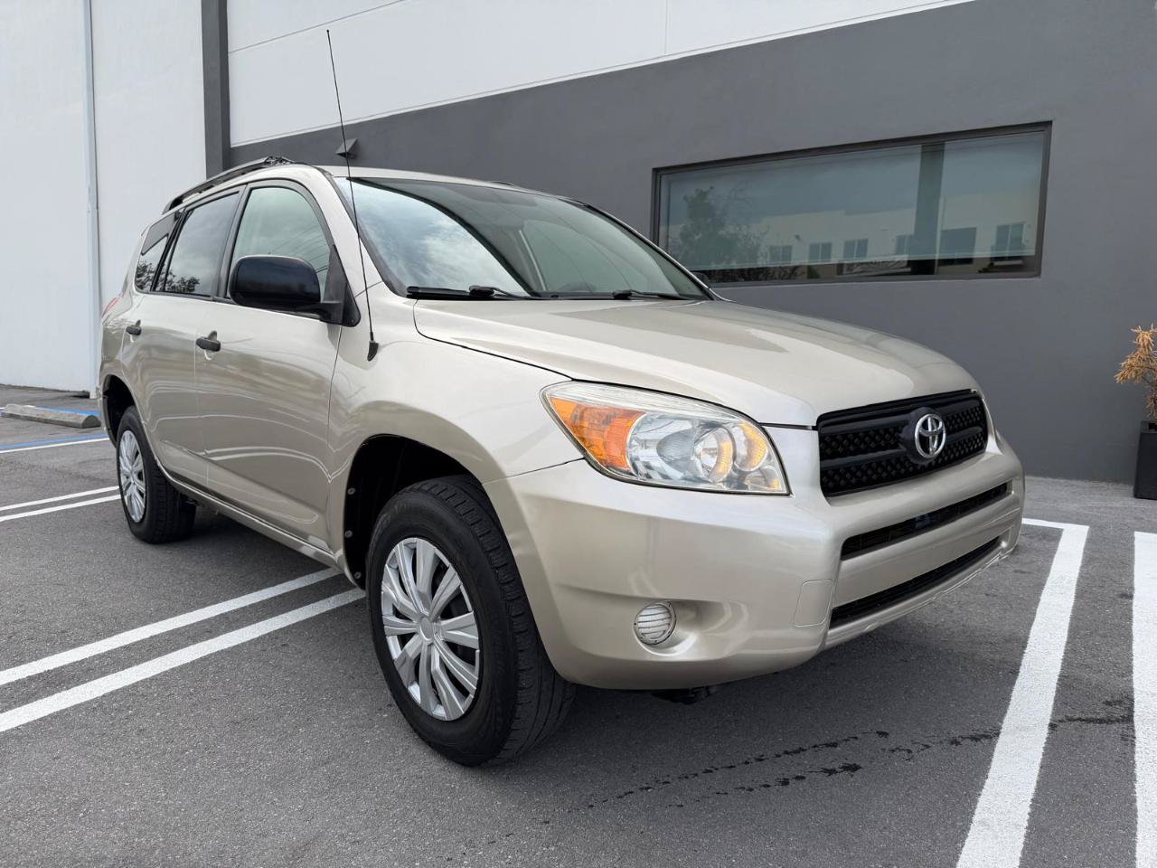 Used 2008 Toyota RAV4 2WD image 9
