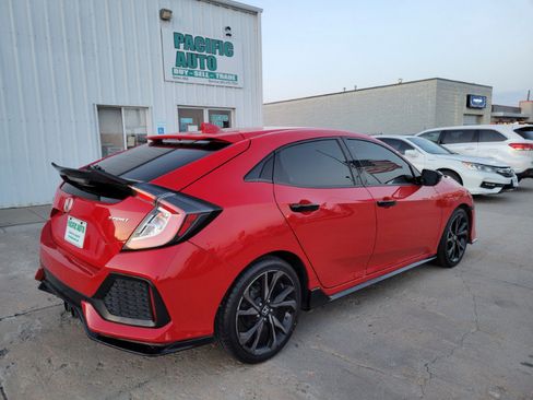 Used 2018 Honda Civic Sport image 7