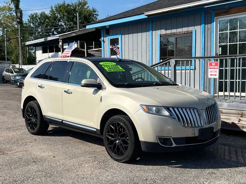 Used 2015 Lincoln MKX FWD w/ Equipment Group 102A image 4